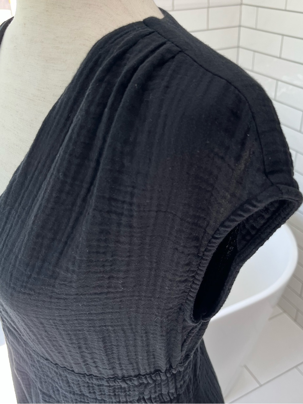 Joe's Jeans Black V-Neck Midi Dress - Picture 4 of 10